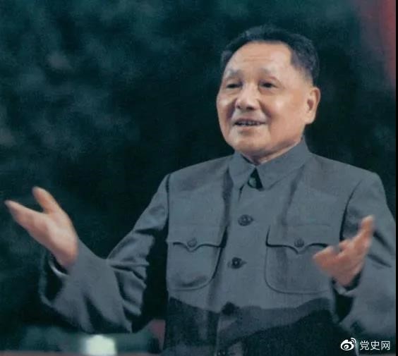 在1978年2月24日至3月8日召開的全國政協(xié)五屆一次會議上，鄧小平當選為全國政協(xié)主席。