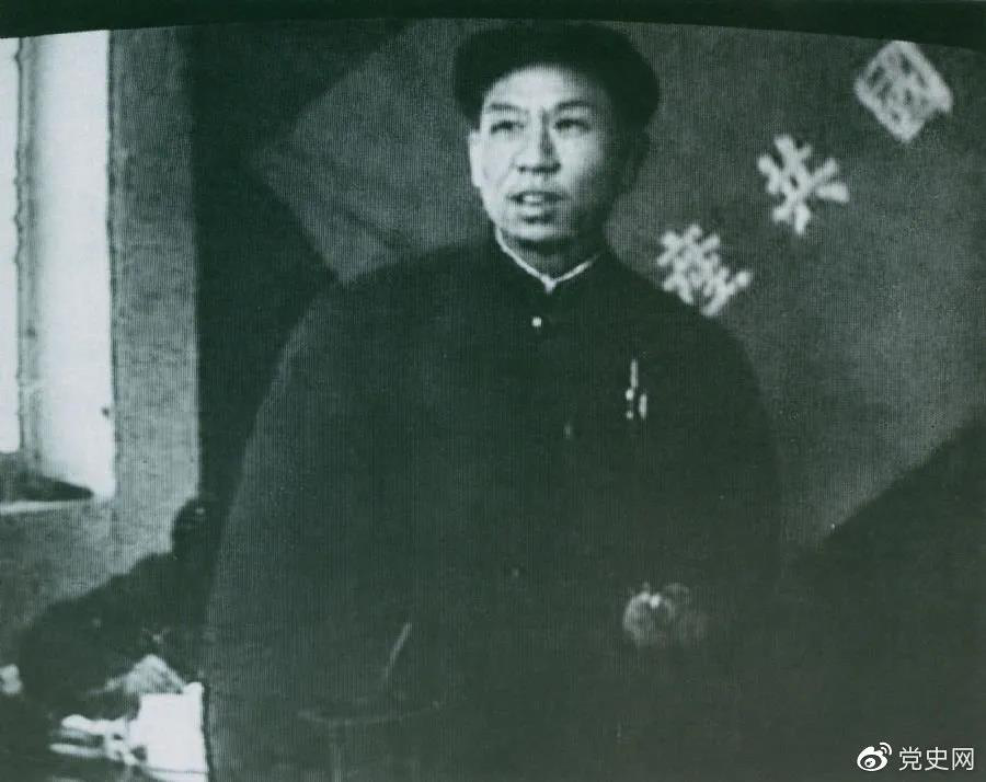 1949年3月，劉少奇在中共七屆二中全會上發(fā)言。