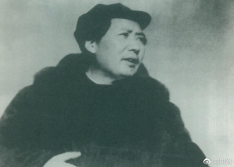 　　1949年3月23日，毛澤東率領(lǐng)中共中央機(jī)關(guān)離開西柏坡前往北平。出發(fā)時(shí)，他對周恩來說，今天是進(jìn)京的日子，進(jìn)京趕考去。我們決不當(dāng)李自成，我們都希望考個(gè)好成績。