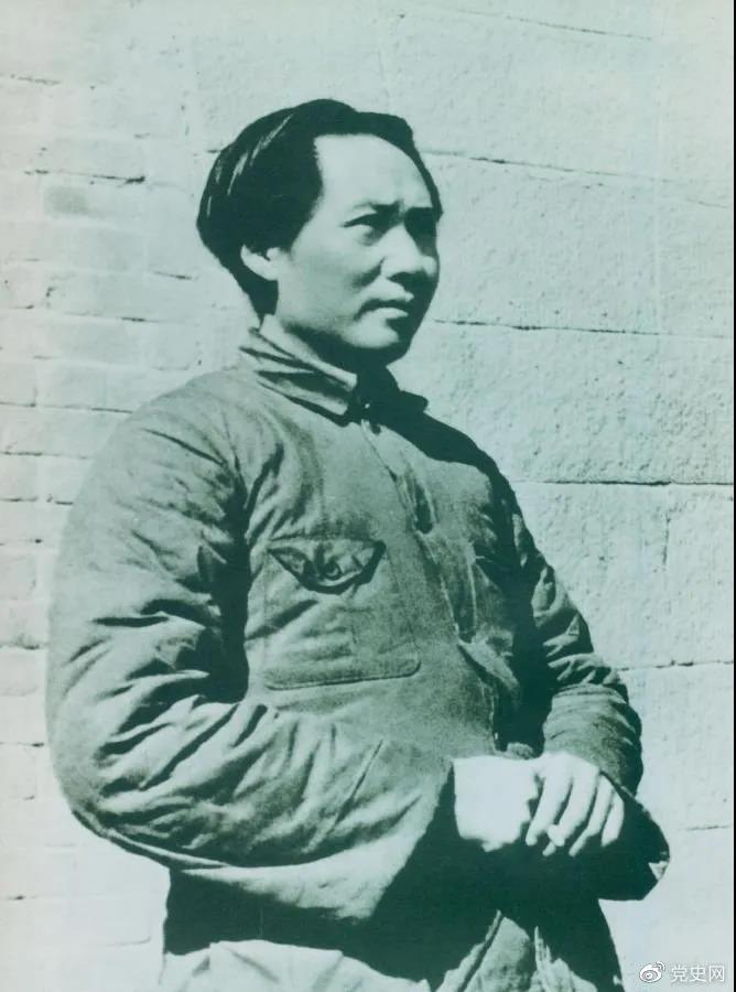 1936年2月至5月，毛澤東、彭德懷率軍進(jìn)行了東征戰(zhàn)役。圖為指揮東征戰(zhàn)役時的毛澤東。