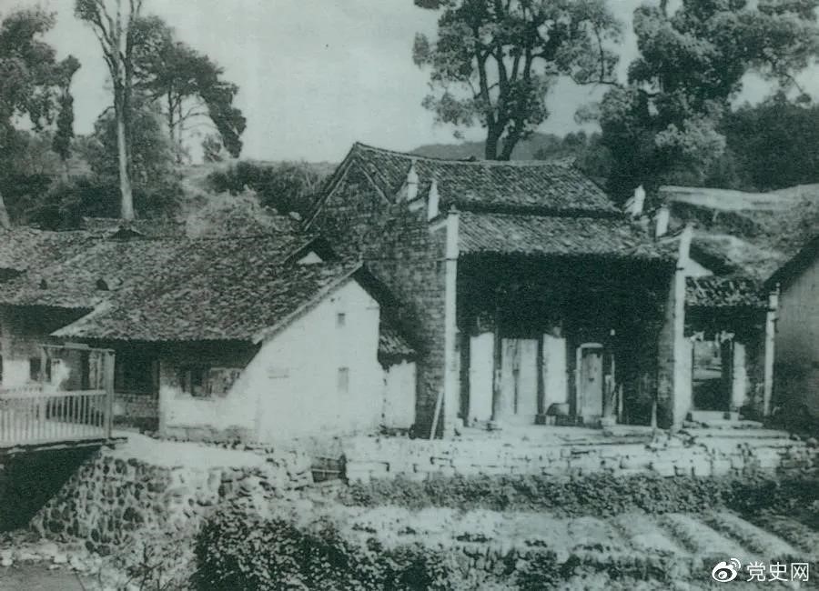 1928年5月20日，毛澤東主持召開中共湘贛邊界第一次代表大會。圖為會址——茅坪謝氏慎公祠。