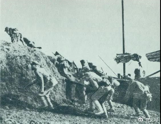 1949年5月23日，人民解放軍向上海國民黨政府軍隊發(fā)起總攻，占領了黃浦江堤。
